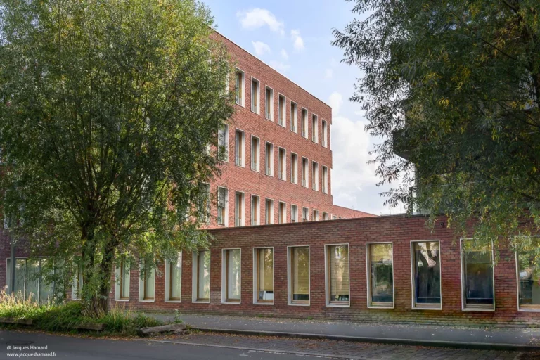 Eurotechnologie Lille — volumes massifs architecture contemporaine — Jacques Hamard photographe