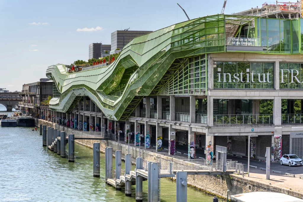Cité de la Mode et du Design Paris — façade métallique Seine — Jacques Hamard photographe