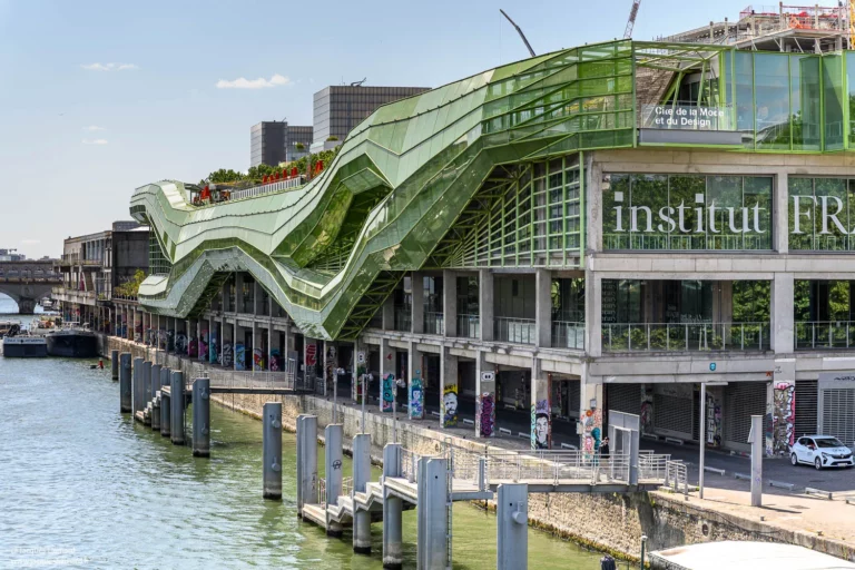 Cité de la Mode et du Design Paris — façade métallique Seine — Jacques Hamard photographe
