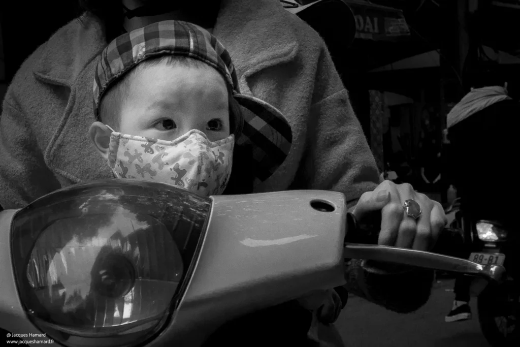 Le scooter, le moyen de location roi au Vietnam par Jacques Hamard