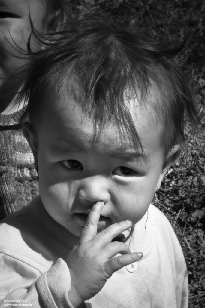 Portrait d'un enfant à Sapa par Jacques Hamard