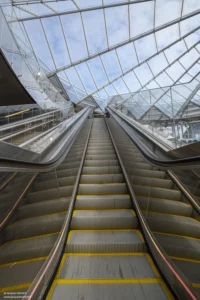 Station Gustave Roussy Grand Paris Express — inox poli miroir — Jacques Hamard photographe