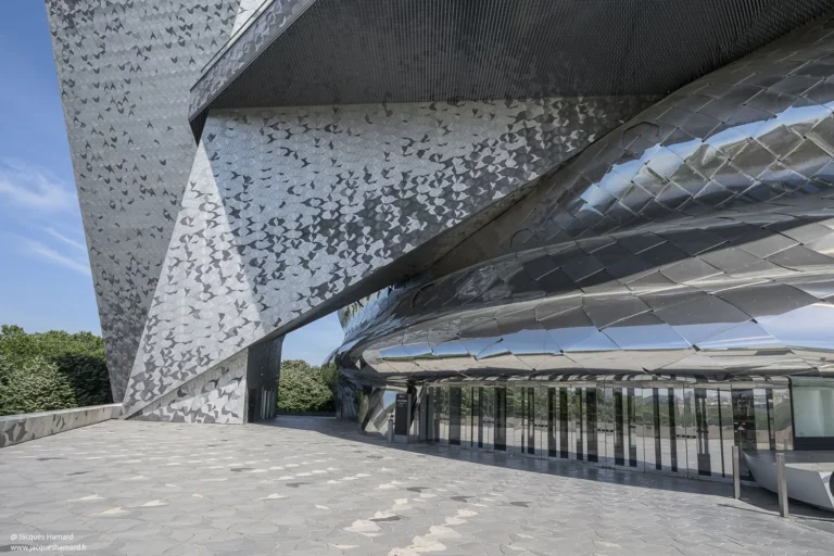 Façade Philharmonie de Paris — écailles aluminium et inox miroir — Jean Nouvel — Jacques Hamard