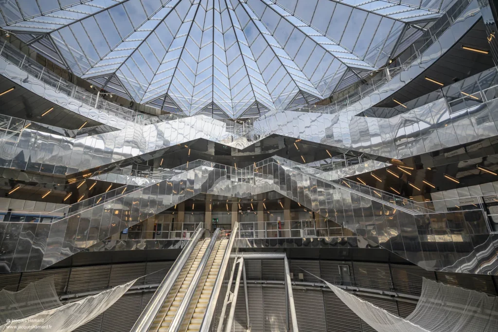 Lumière station Gustave Roussy — architecture métallique — Jacques Hamard