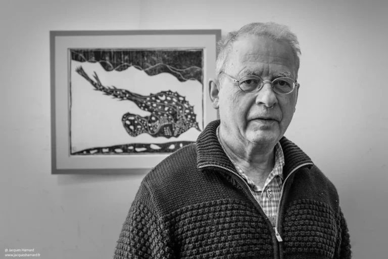 Sculpteur sur bois en atelier — geste et matière — Jacques Hamard photographe Paris
